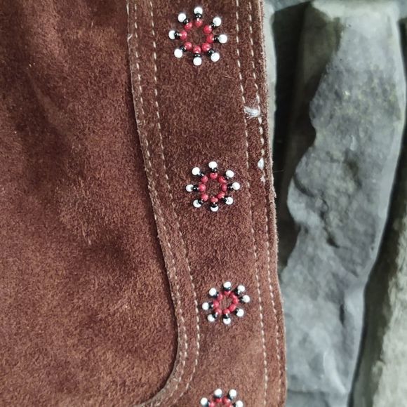EUC Vintage Amilet Brown Suede Leather Saddle Bag Purse Shoulder Bag Bead Flower - Picture 2 of 11